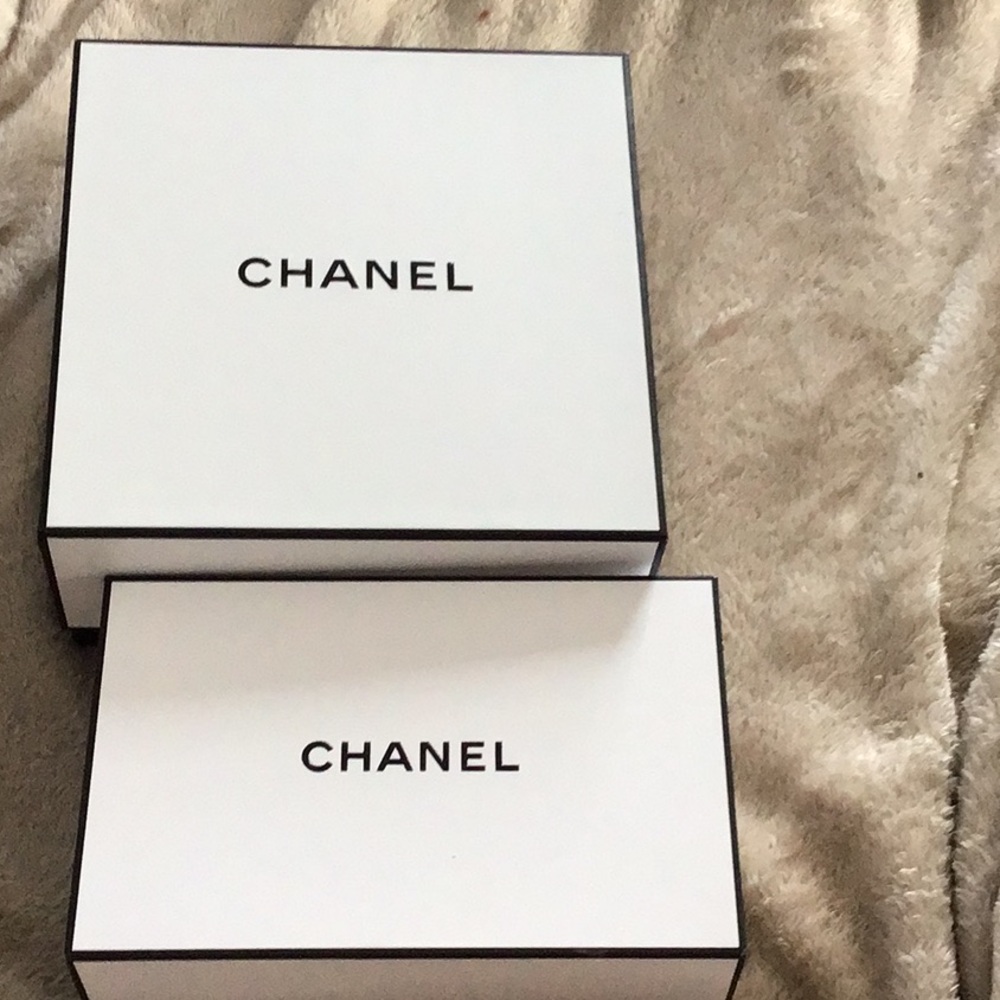 Chanel 2 Gift boxes keepsake ideal for your gift and holidays 100% Authentic